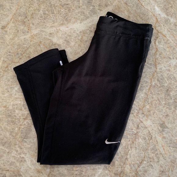 Nike Pants - NIKE Just Do It Dri-Fit Cropped Leggings! ✨